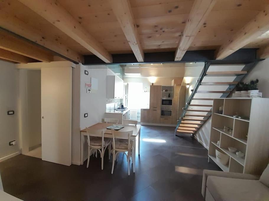 Апартаменты Iseo Loft - Comfort In Downtown Экстерьер фото